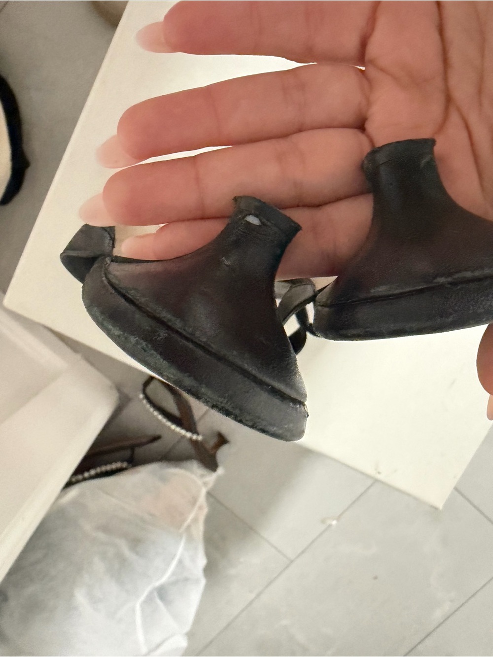 TOTEME Thong Sandals - Picture 6 of 7
